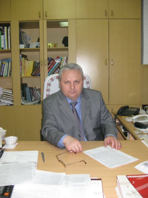 Валерий Петрович Комиссаров — директор Чувашского книжного издательства.  Фото автора.