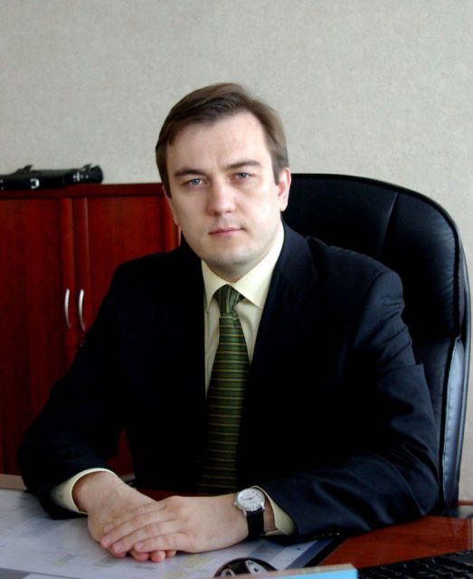 Генеральным директор ОАО “Хим­пром” Сергей КУЗЬМИН.
