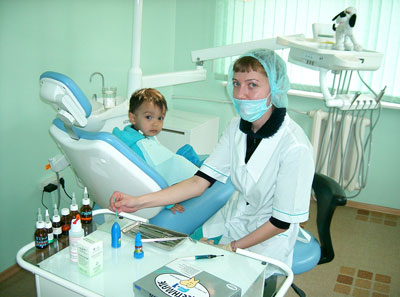 Теперь нам кариес не страшен. ФОТО ВАЛЕРИЯ БАКЛАНОВА.