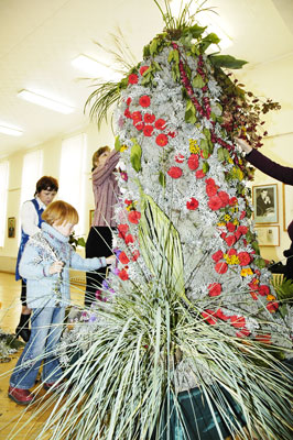 Вот такой водопад получился из цветов. Фото Валерия Бакланова.