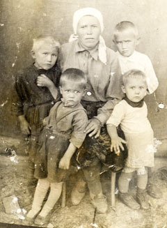 Фото мужу на фронт. 1942 год.