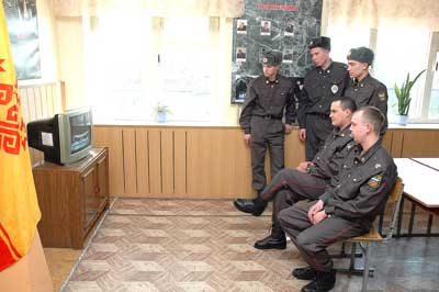 В короткие минуты отдыха.