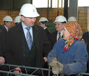 На домостроительном комбинате. Фото Валерия Бакланова.