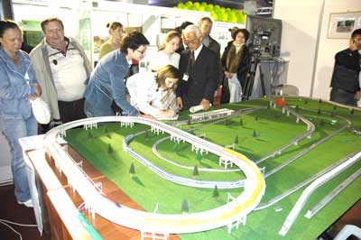  суперскоростная железная дорога. Фото Валерия Бакланова.