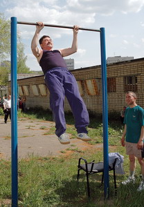 идет проверка физической подготовки. Фото Валерия Бакланова. 