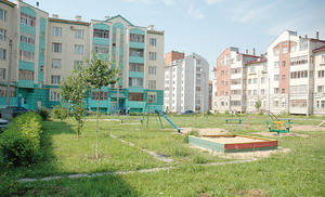 Уютный, чистый двор дома № 8а по ул. Южной.