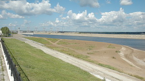 Берег правый, берег левый, И надо, чтобы они всегда оставались ухоженными.