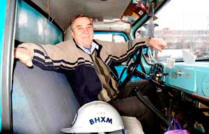 Виктор Мышаев 45 лет за рулем без аварий и нарушений. Фото Валерия Бакланова.