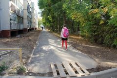 Примыкание нового тротуара между оградой школы № 13 и домом № 43 по ул. Первомайской будет выполнено на днях.Пора считать дворы