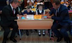 Игорь Комаров поздравил учеников ПФО с Днем знаний