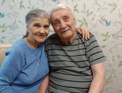 Тамара и Александр Шуваловы прожили в Новочебоксарске около 60 лет и сейчас очень скучают по родному городу.Он сердцем всегда в Новочебоксарске