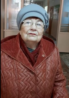 Аля Дмитриевна в свои солидные годы (ей уже за 80) предпочла дойти до избирательного участка в лицее № 18. Дружно, все вместе выбрали Президента Выборы-2024 