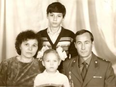 Семейное фото на память (1987 г., из альбома Беловых)Преступнику  уйти не дал Нацгвардия День войск национальной гвардии 