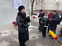 В день 120-летия Тани Юн в Чебоксарах открыли мемориальную доску