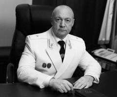 Прокурор Чувашии Андрей ФоминПрокурор Чувашии Андрей Фомин погиб, участвуя в заплыве через Волгу