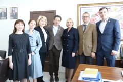 Министр культуры Чувашии Светлана Каликова провела встречу с народным артистом России Евгением Князевым