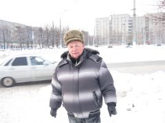 Геннадий  ВасильевВодителям доверяют,  но бдительности  не теряют пешеход Опрос 