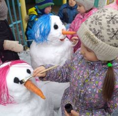 Снеговики в детском саду № 17.Зимний калейдоскоп в детских садах Дошколенок 