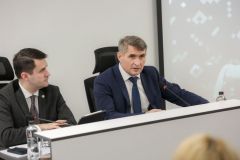  Олег Николаев провел встречу с представителями малого и среднего бизнеса