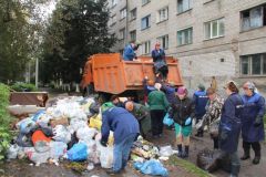 img_0162.jpgЕще 25 тонн мусора вывезли с улиц Новочебоксарска