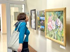  В Доме дружбы народов Чувашии открылась выставка «Вдохновлённые природой»