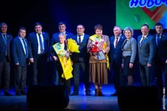 ВручениеДвум жительницам Новочебоксарска присвоили звание "Почетный гражданин города" День рождения города Новочебоксарска 