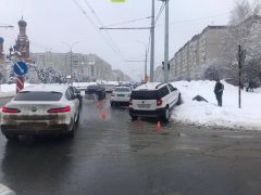 На перекрёстке улиц Гражданская - Эльменя в ЧебоксарахВ Чувашии снегопад и мокрый снег стали причиной многочисленных ДТП 