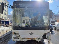  В Чебоксарах столкнулись автобус и маршрутка