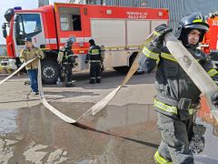 ТушениеВ Чебоксарах горел один из цехов завода "Промлит" Бди! пожарная безопасность 