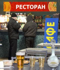 © Коллаж Валерия БаклановаЗапретят  “некультурный” алкоголь ограничение продажи алкоголя 