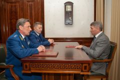 Главе Чувашии Олегу Николаеву представили нового прокурора республики