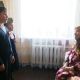 В Чебоксарах детская агитбригада поздравляет ветеранов войны на дому
