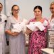 «Рожденные в вышивке»: Новорожденным в Чувашии дарят распашонки с национальными орнаментами 