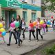 Воздушный шарик - ребенку, праздничное настроение - всем шествие молодые День защиты детей 